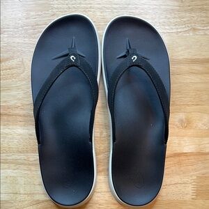 OluKai Women's Nua Pio Black Footwear